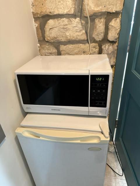 בית האבן העתיק מ-1885 עם מגונית פרטית בחצר Rosh Pinna Exterior foto